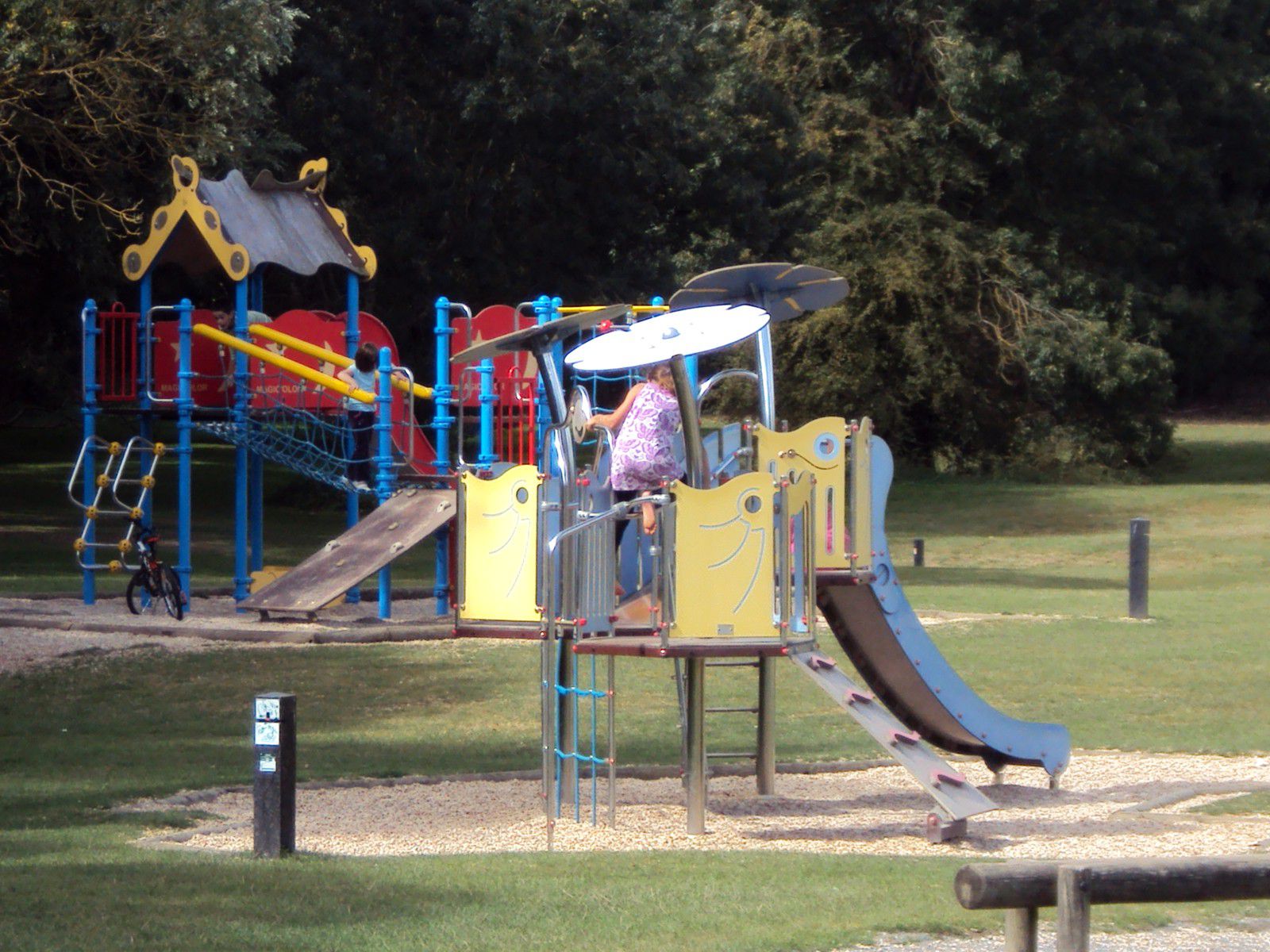 Aire de jeux sur l'île Forget