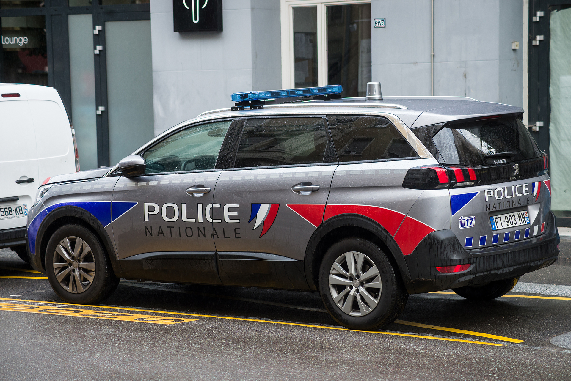 Voiture de police nationale