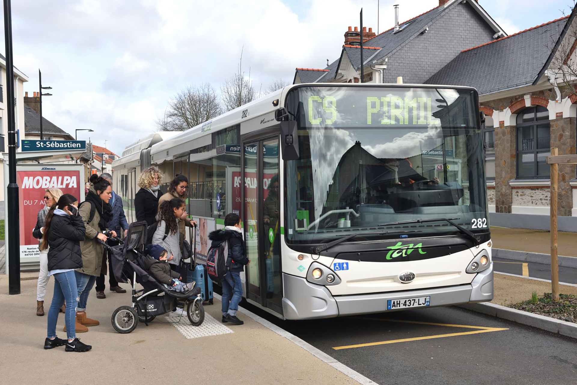 Chronobus C9 à l'arrêt Saint-Sébastien