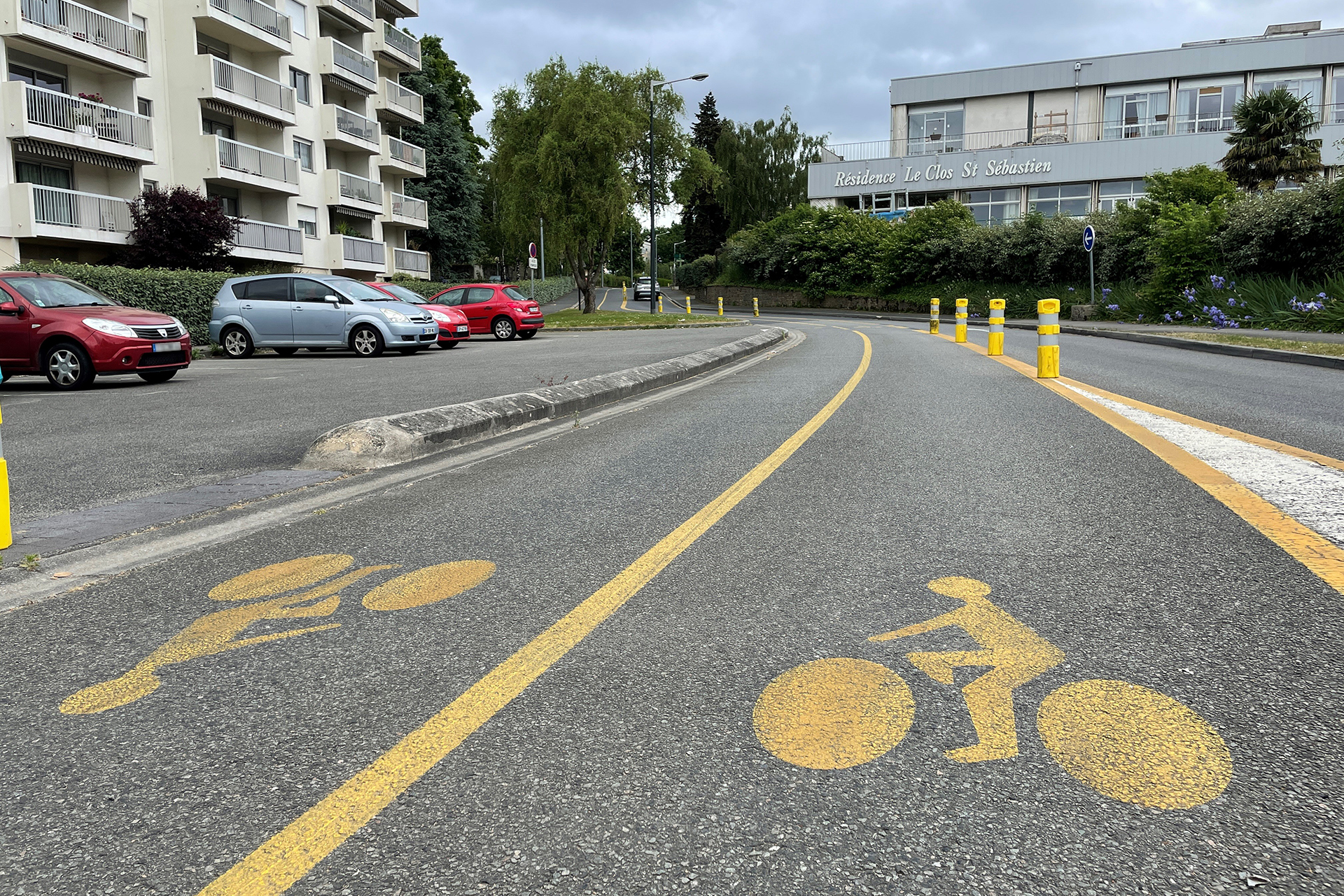 Piste cyclable de la rue de la Croix Sourdeau