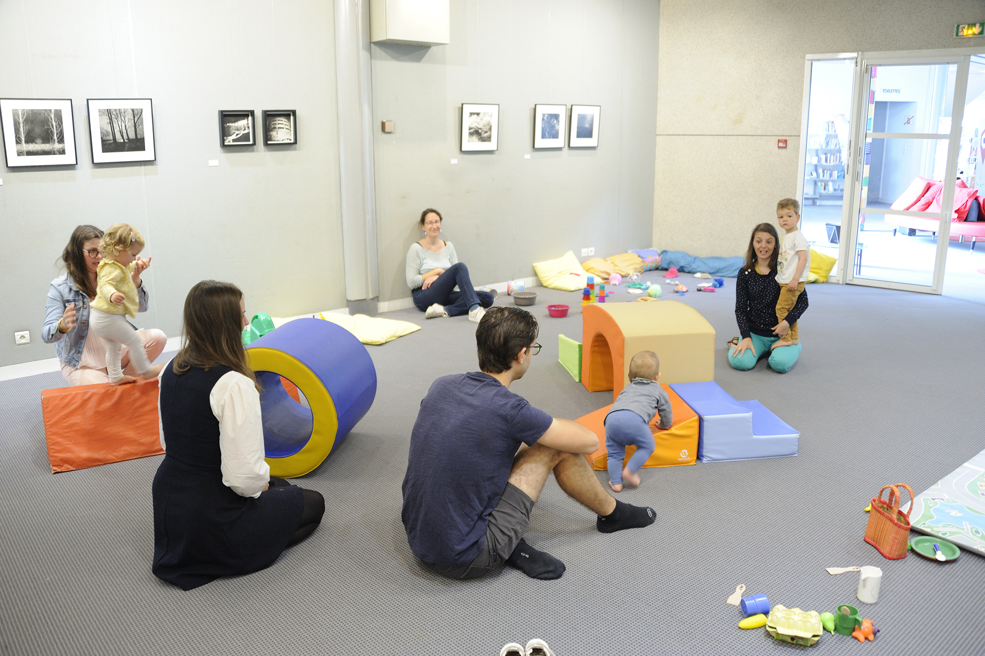 Regroupement de parents et d'enfants au LAEP
